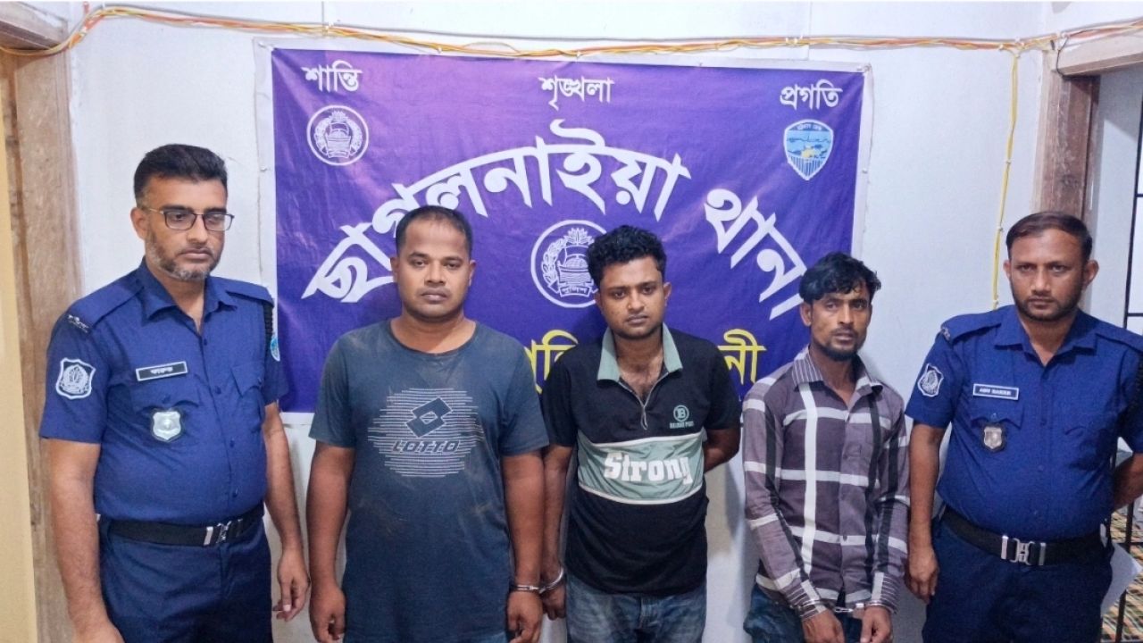 পুলিশ সেজে ফোন তল্লাশি, গণধোলাই খেলেন ৩ যুবক!
