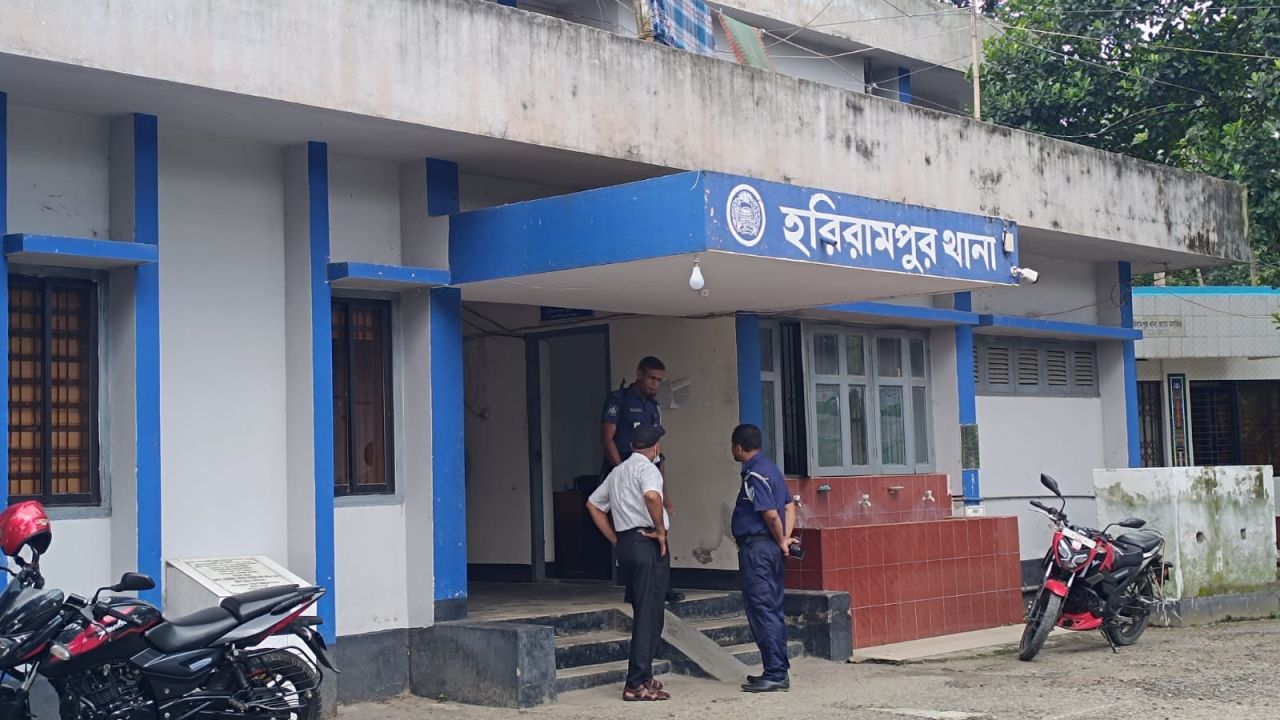 মোবাইল ফোন নিয়ে মায়ের সঙ্গে অভিমানে স্কুলছাত্রীর আত্মহত্যা
