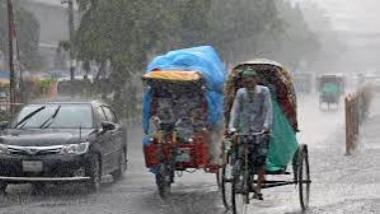 ঢাকার আকাশে মেঘের ঘনঘটা, আসছে বৃষ্টি