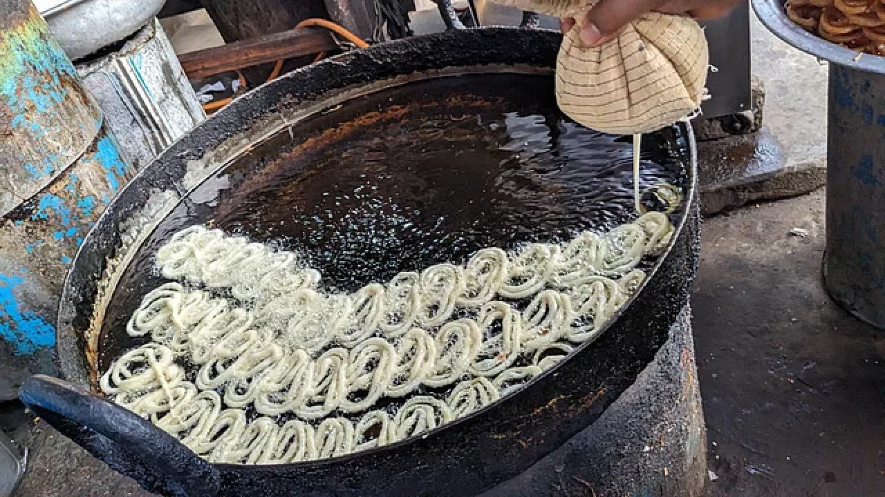 খাদ্যে ভেজাল: অজ্ঞতা, অভ্যাস নাকি লোভ?
