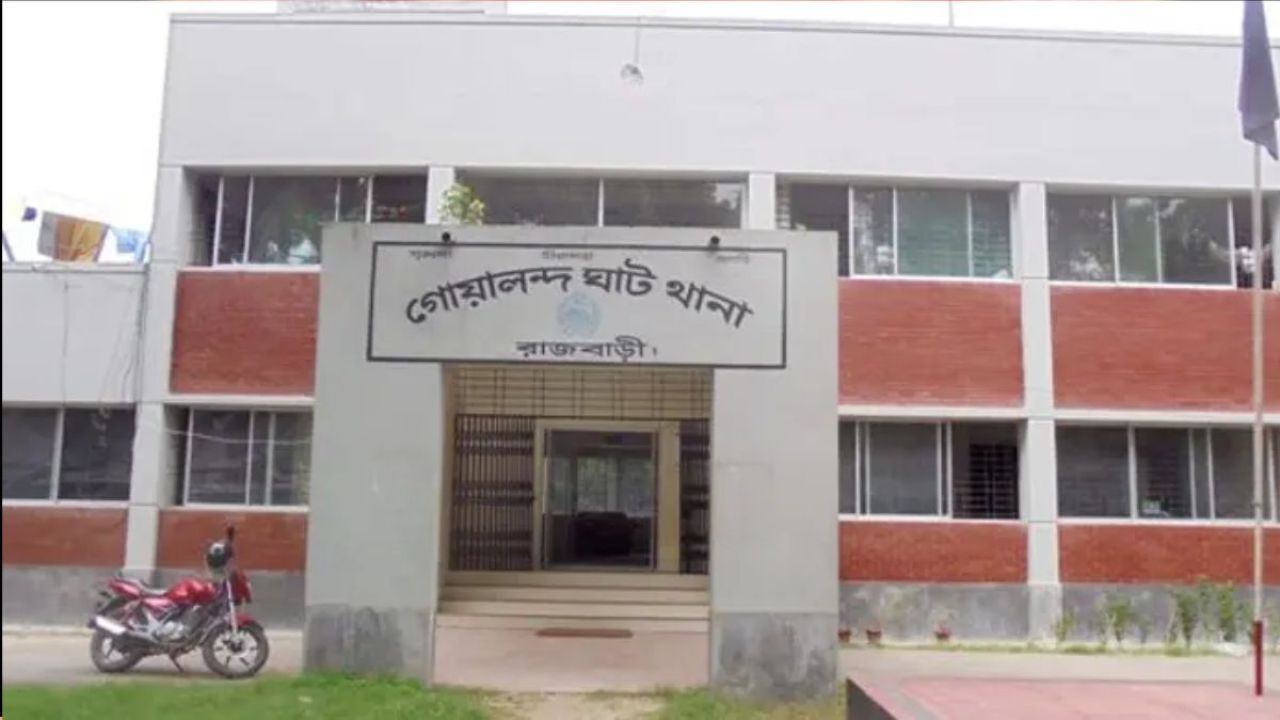 দৌলতদিয়ায় কথিত প্রেমিকের মারধরে আহত যৌনকর্মীর মৃত্যু
