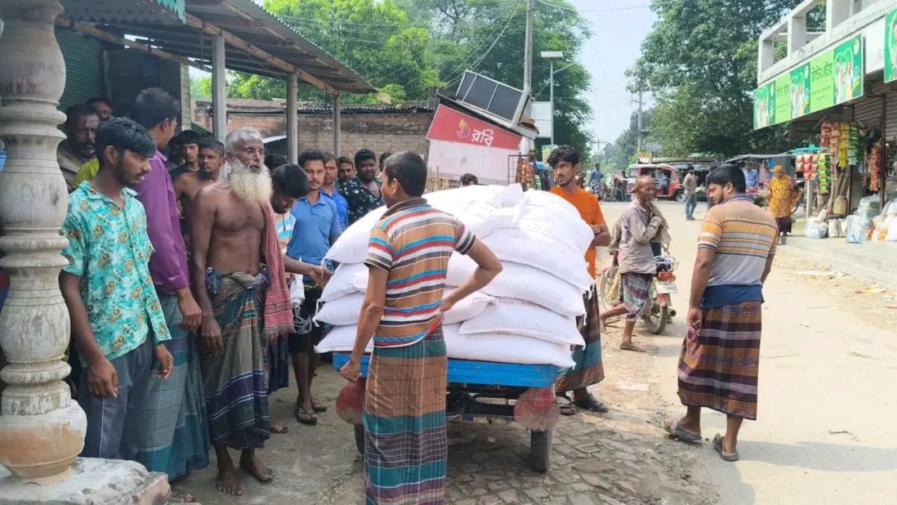শৈলকুপায় পাচারের সময় ১ হাজার কেজি সার জব্দ