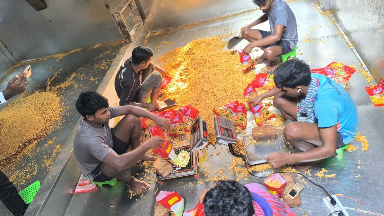 ভৈরবে দুই খাদ্য কারখানাকে ২ লাখ টাকা জরিমানা