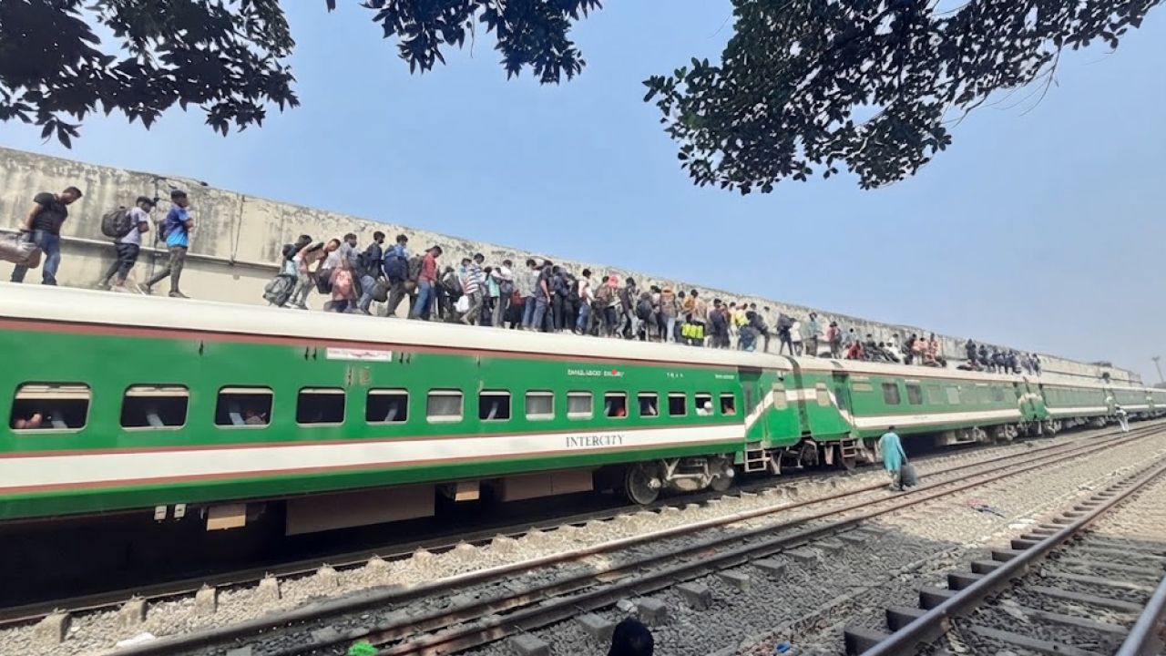 পূর্বাঞ্চলে আরও ৬ ট্রেন বেসরকারি খাতে, তীব্র ক্ষোভ