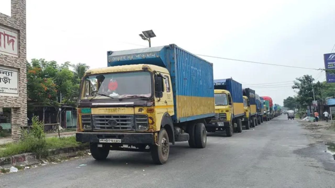 পদ্মায় তীব্র স্রোতে ফেরি চলাচল ব্যাহত