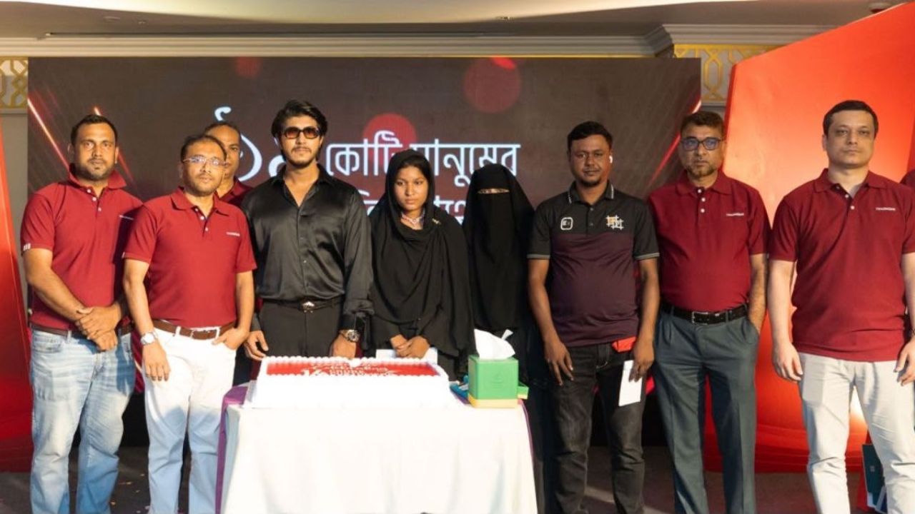 ১৪ কোটি গ্রাহকের মাইলফলকে সিম্ফনি
