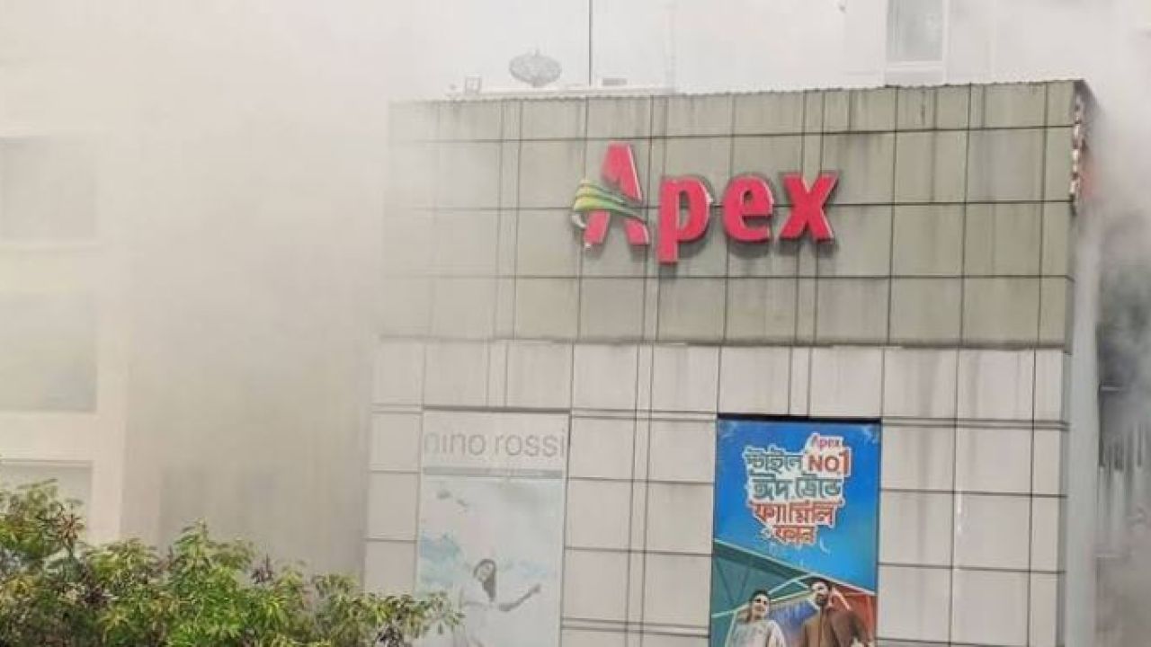 অ্যাপেক্সের শোরুম চলছিল ফায়ার লাইসেন্স ছাড়াই