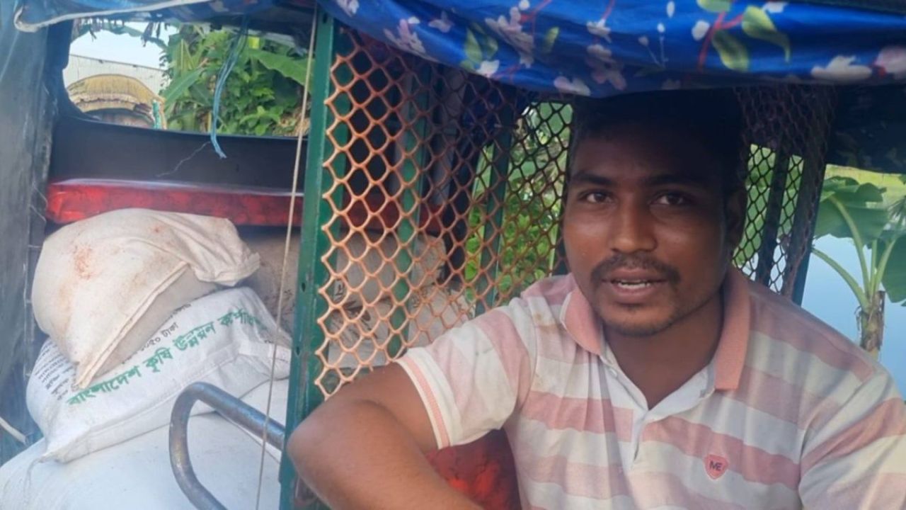 গোয়ালন্দে সার পাচার, সন্ত্রাসী কায়দায় গাড়ি ছাড়িয়ে নেওয়ার অভিযোগ