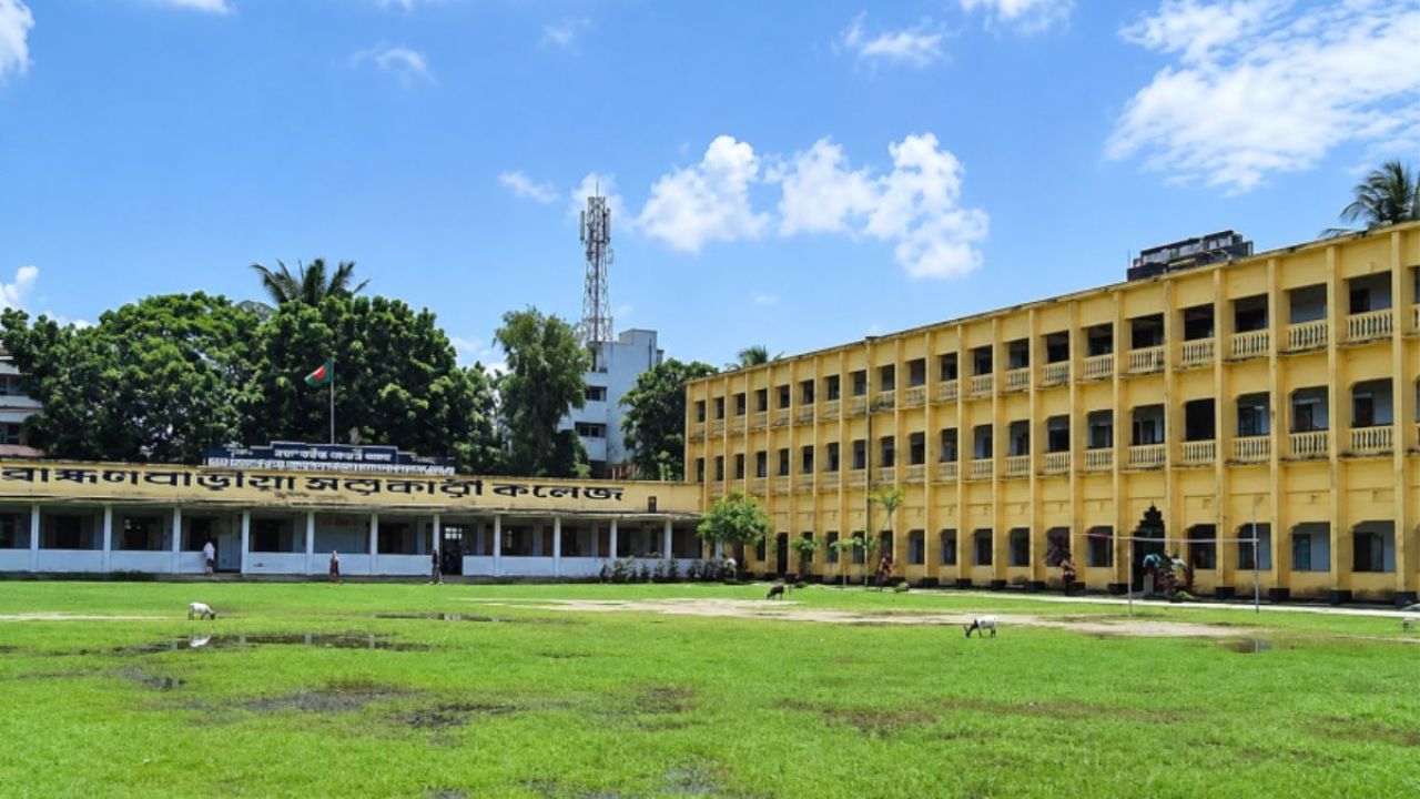 ব্রাহ্মণবাড়িয়ায় নবীনবরণ অনুষ্ঠানে কনসার্ট বন্ধের দাবি কওমি ছাত্রদের