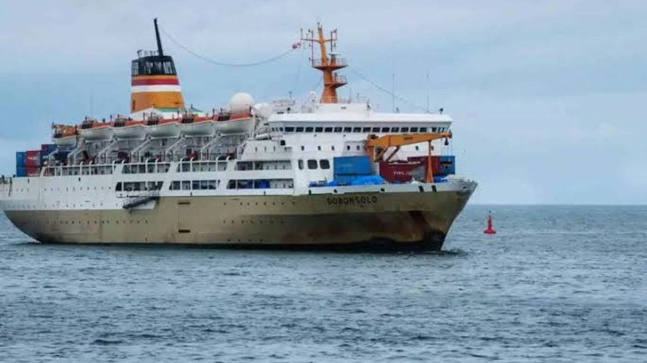 জাভা সাগরে ২৪০ যাত্রী নিয়ে ইন্দোনেশিয়ার জাহাজ নিখোঁজ