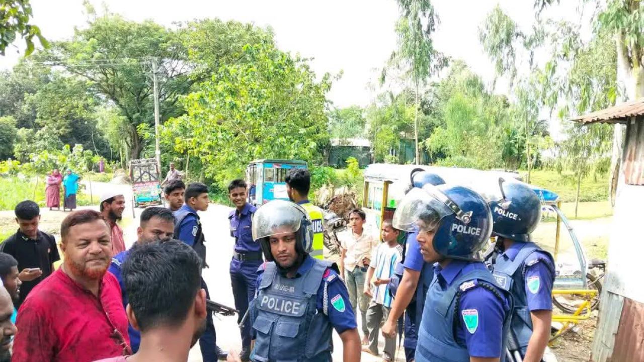 নারীদের গোসলের ছবি গোপন ভিডিও ধারণ, সংঘর্ষে আহত অর্ধশতাধিক