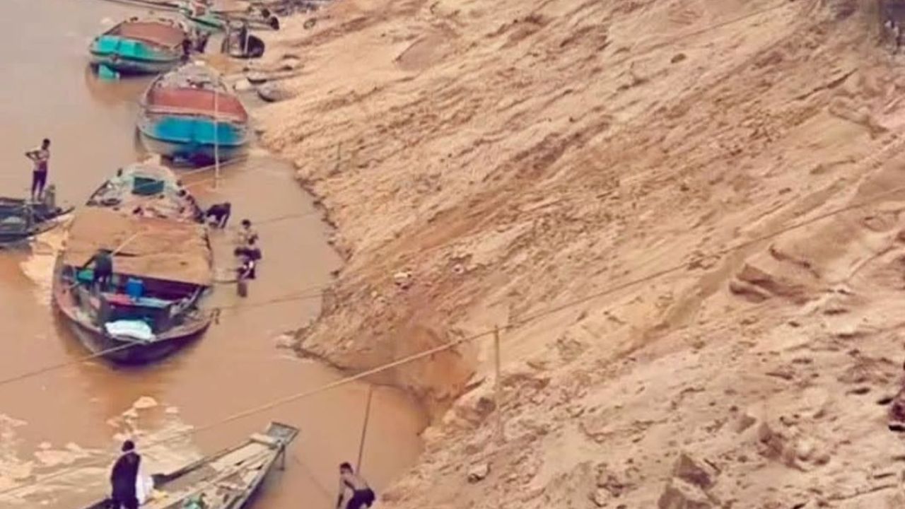 ইজারাবিহীন দুই নদী থেকে ২০ কোটি টাকার বালু লুট