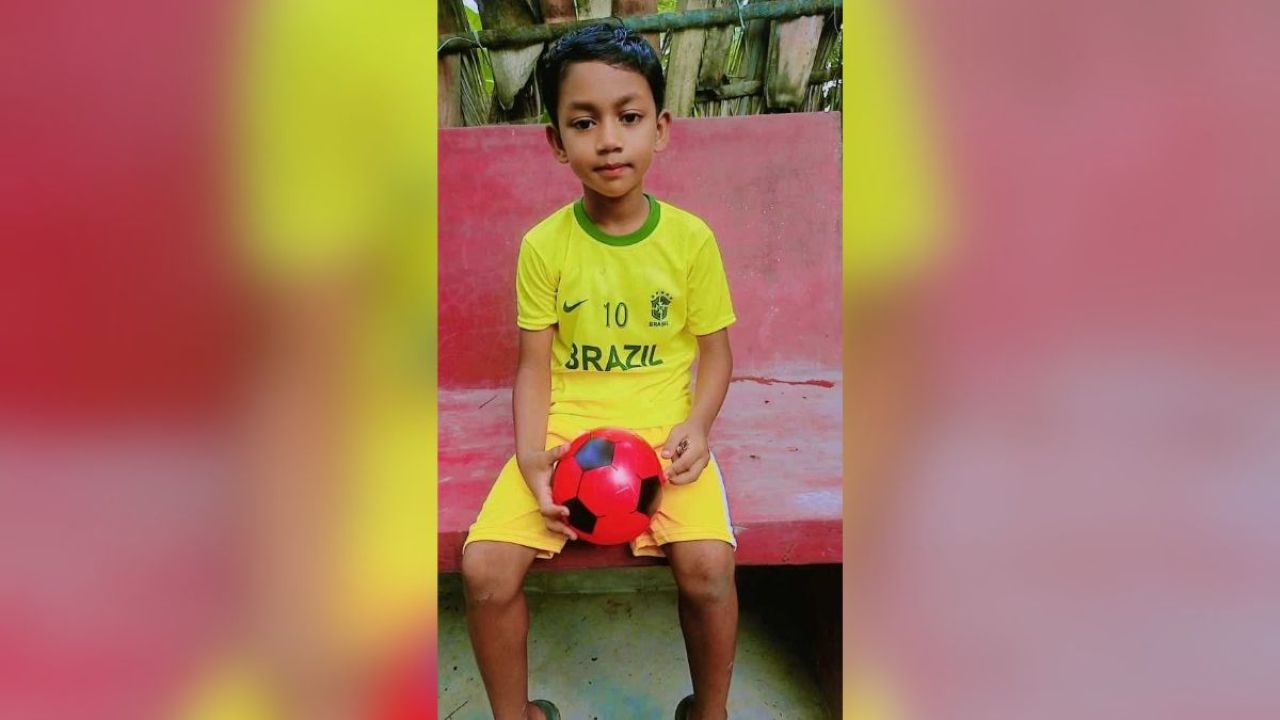 কচুরিপানার নিচে ভেসে উঠল নিখোঁজ শিশুটির হাত