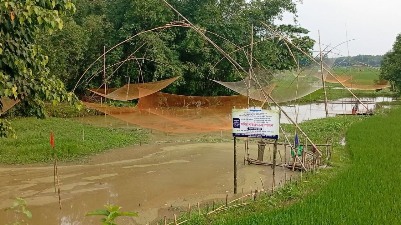 শতবছরের খাল দখল, উচ্ছেদ করল প্রশাসন