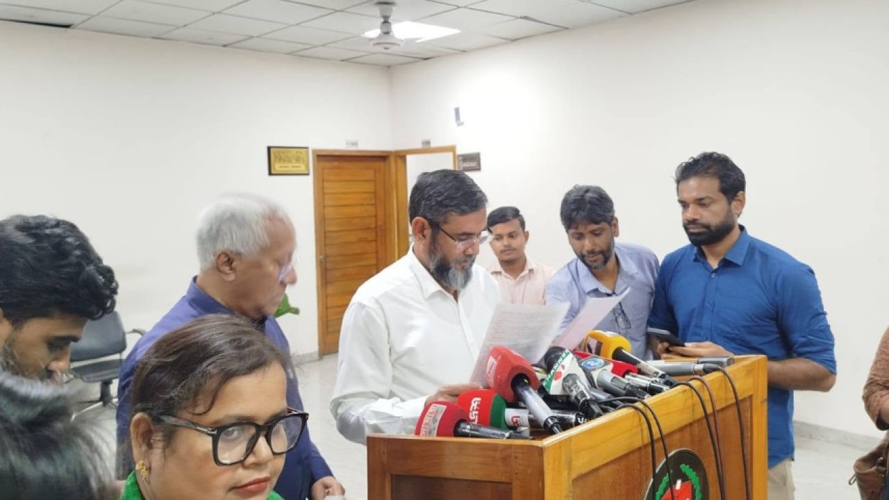 ১২ নভেম্বর থেকে সাত ধাপে ইউপি নির্বাচনের পরিকল্পনা ইসির