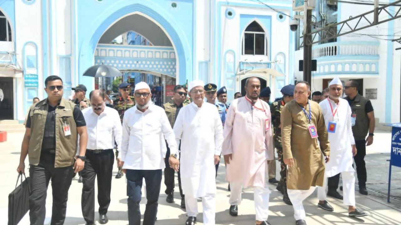 সিলেটে মির্জা ফখরুল, পথে পথে নেতাকর্মীদের উষ্ণ শুভেচ্ছা