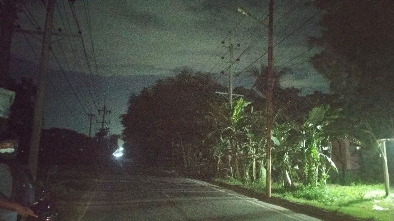 নষ্ট সড়কবাতি, সন্ধ্যা নামলেই চোর-ছিনতাইকারীর আতঙ্ক
