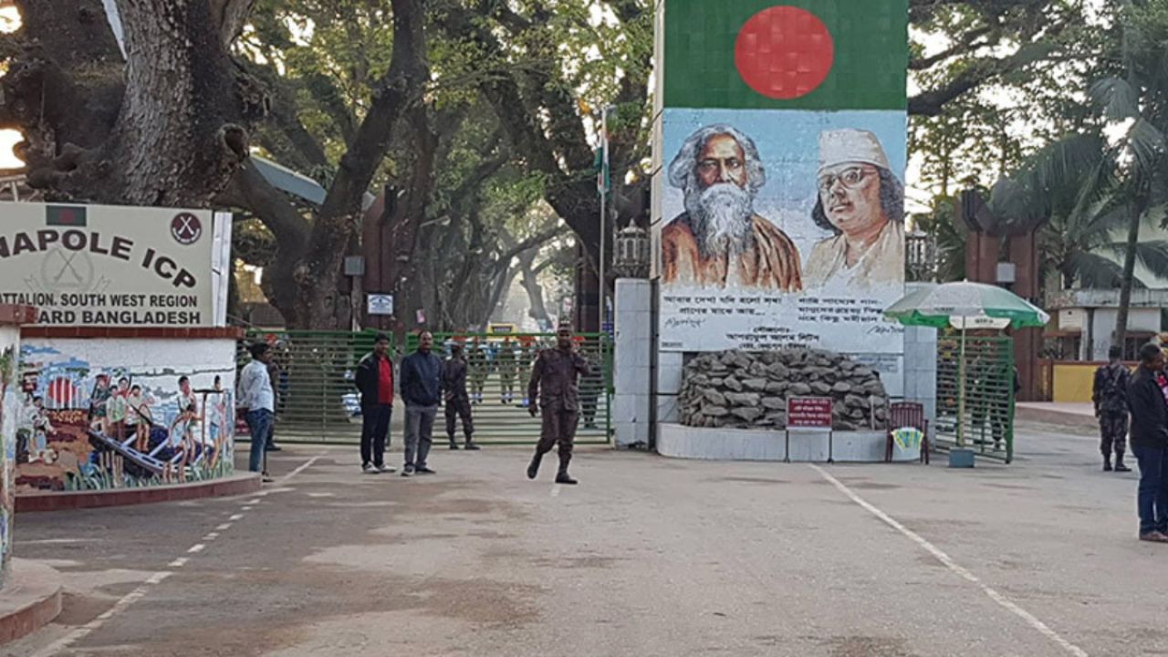 ভারতে হারিয়ে যাওয়া আনজু ১৫ বছর পর মায়ের বুকে 
