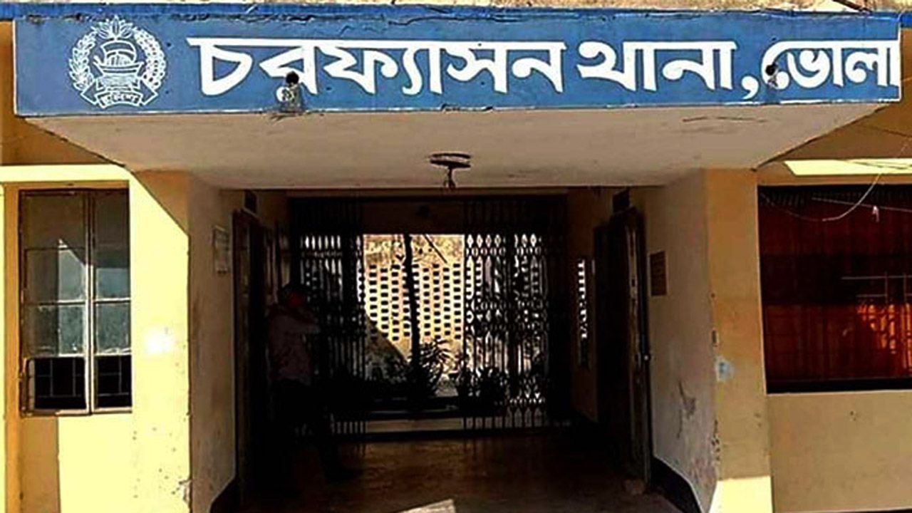 মডেল মসজিদের ছাদ থেকে পড়ে মাদ্রাসাছাত্রের মৃত্যু