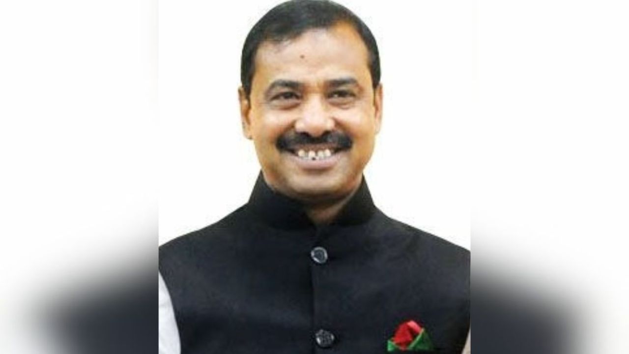 সাবেক মেয়র আ জ ম নাছিরের বিরুদ্ধে দুদকের মামলা