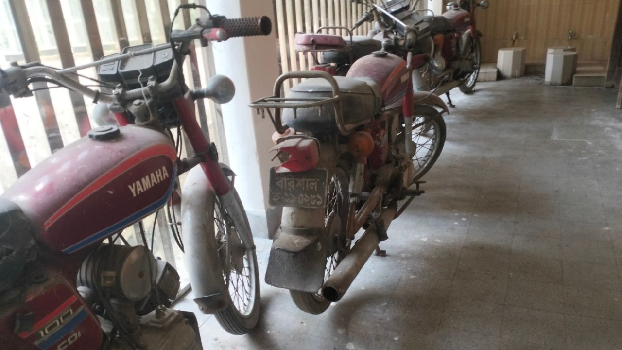 ২০ বছর ধরে বাইক না চালিয়েও টাকা তোলার অভিযোগ 
