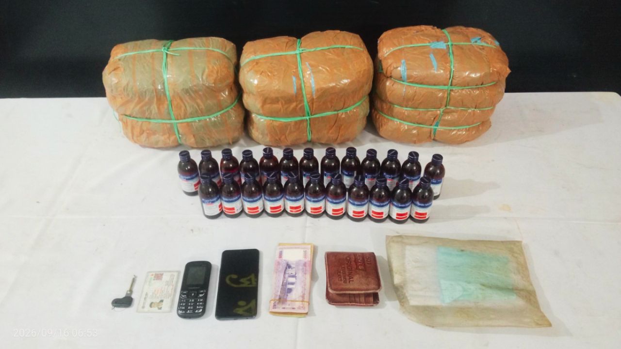 ফেনীতে সাড়ে ২২ কেজি গাঁজা ও ২৪ বোতল সিরাপ উদ্ধার