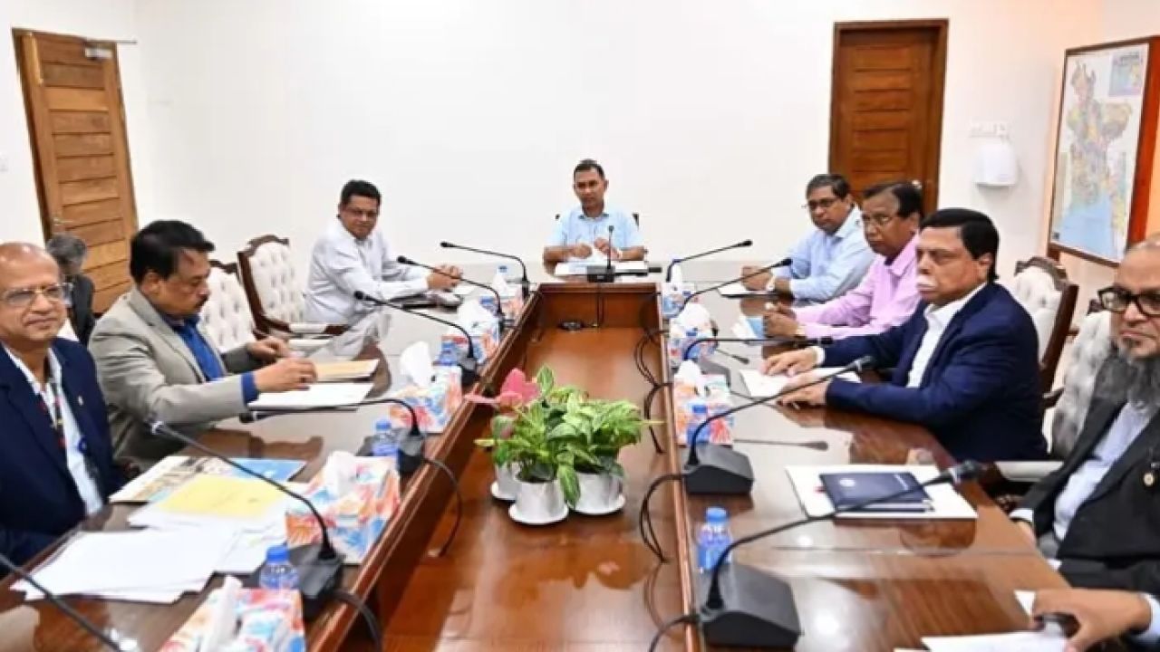 প্রধান লেকগুলোর দূষণ ঠেকাতে প্রধানমন্ত্রীর কঠোর নির্দেশনা
