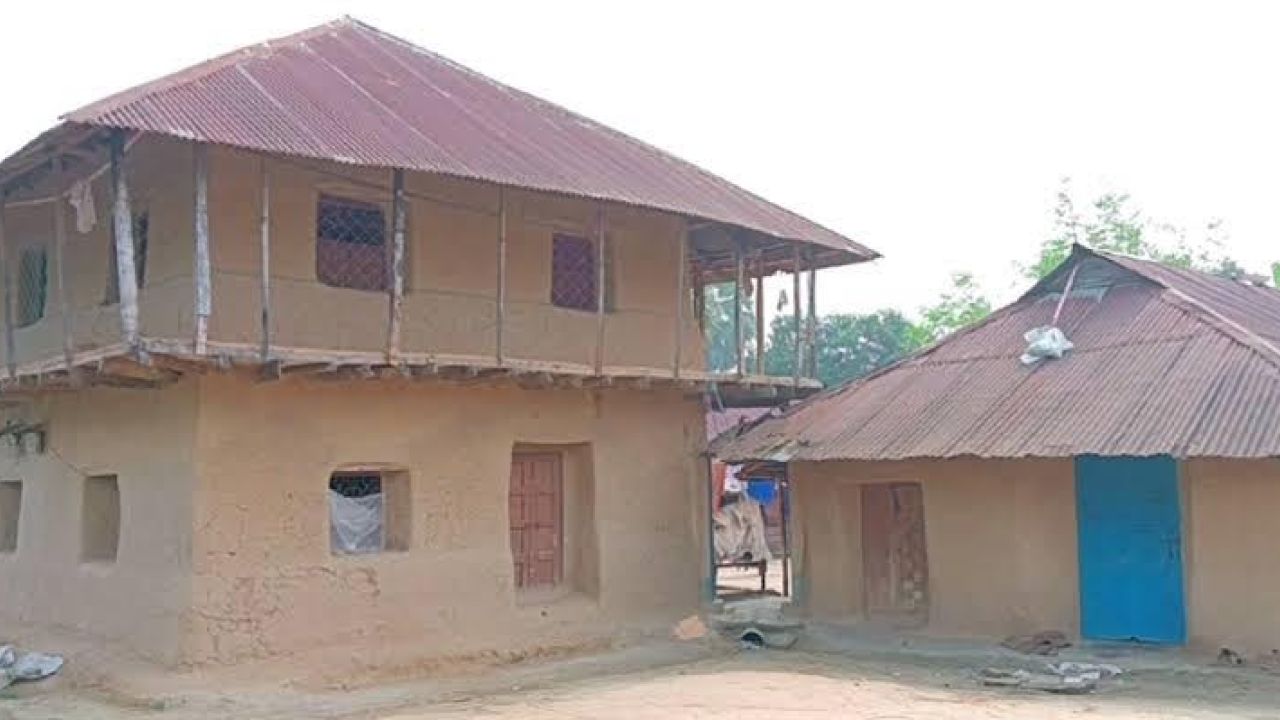 বিলুপ্তির শঙ্কায় শতবর্ষের ঐতিহ্য 