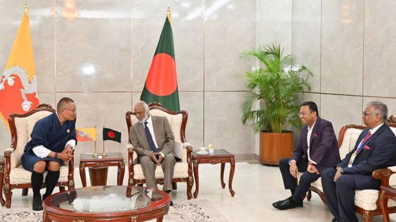 সার্ককে পুনরুজ্জীবিত করতে ভুটানের সহযোগিতা চাইল বাংলাদেশ