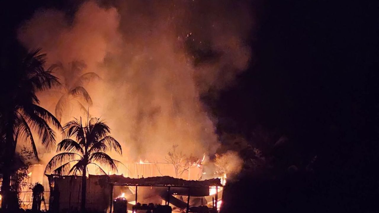 পাংশায় ফায়ার সার্ভিস পৌঁছানোর আগেই পুড়ল ৬ ঘর