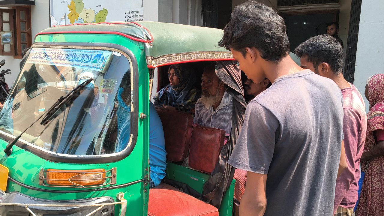 পত্নীতলায় পুকুরে পড়ে ২ বছরের শিশুর মৃত্যু