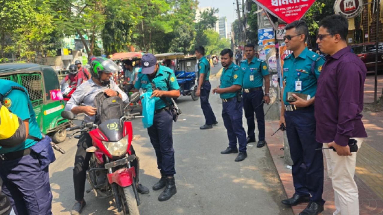 ঢাকায় ২০০ চেকপোস্টে তৎপর পুলিশ, গ্রেপ্তার ১৭৯