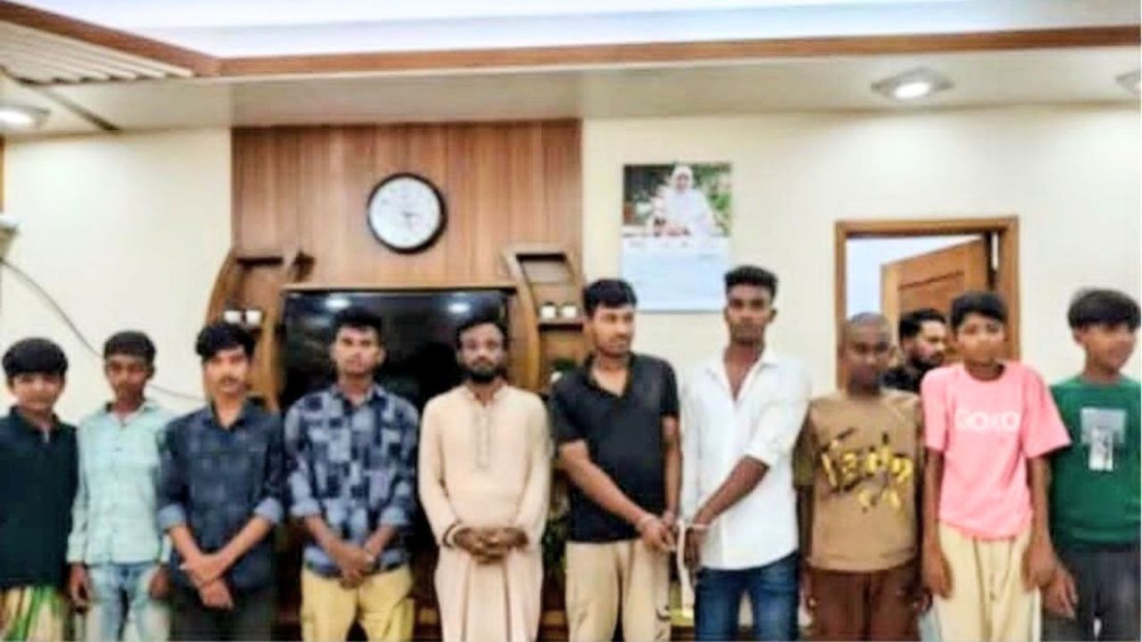 লাঙ্গলবন্দে মহাসড়কে ঝটিকা মিছিল, গ্রেপ্তার ১১