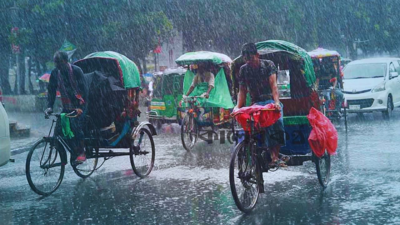 রোববার সকালে রাজধানীতে মুষলধারে বৃষ্টি, ভোগান্তিতে কর্মজীবীরা