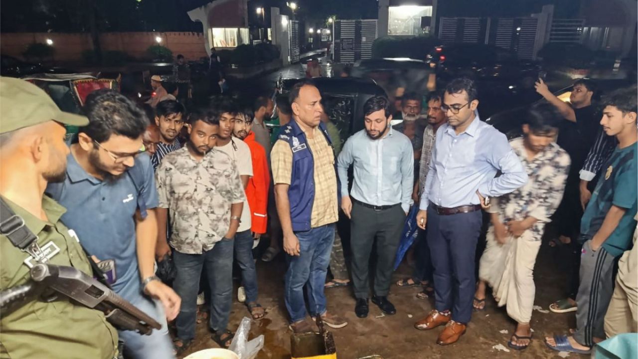 চুয়েট গেটে ৪ রেস্তোরাঁকে ৯০ হাজার টাকা জরিমানা
