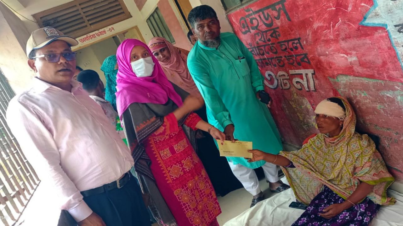 শেয়ালের কামড়ে আক্রান্তদের প্রশাসনের আর্থিক সহায়তা প্রদান