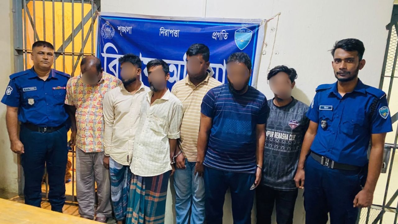 খাগড়াছড়িতে নিষিদ্ধ ঘোষিত সংগঠনের ৫ নেতাকর্মী গ্রেপ্তার