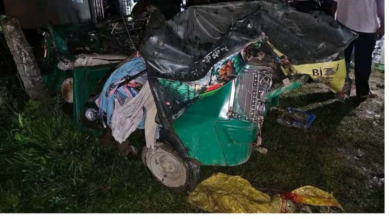 শ্রীমঙ্গলে বাস-সিএনজি সংঘর্ষে চালকসহ নিহত ৩