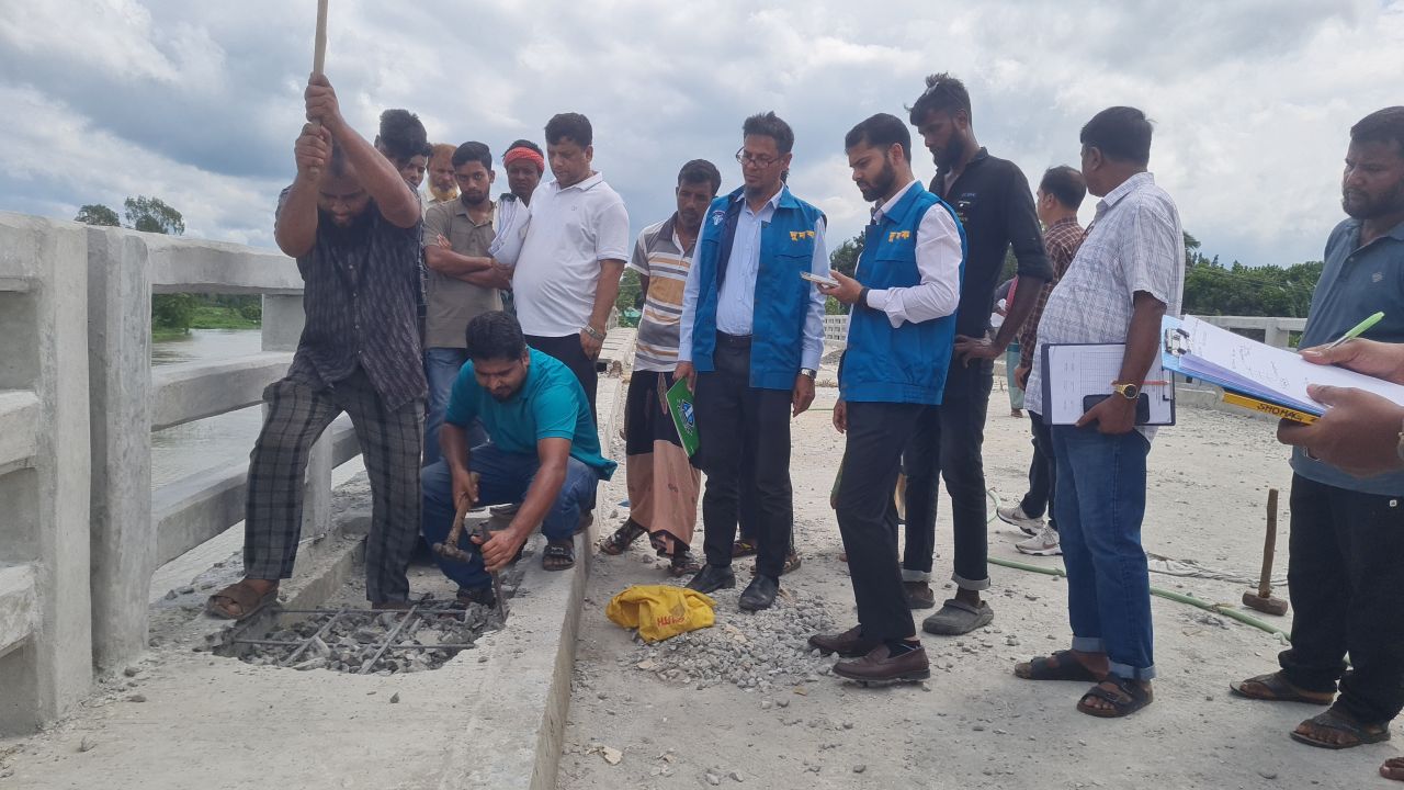 সেতুতে বাঁশ দিয়ে ঢালাই, তদন্তে দুদক