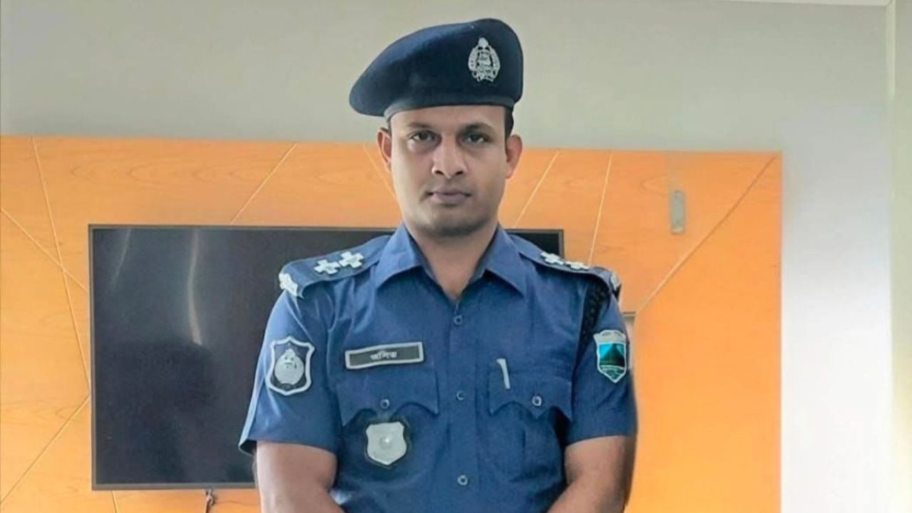 ছাত্রলীগ নেতাকে গ্রেপ্তারের পর এসআই প্রত্যাহার