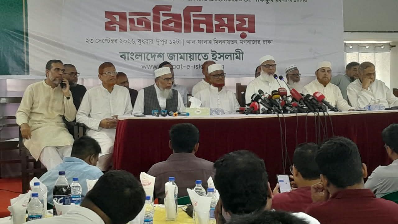 সরকার সমস্যা তৈরি করছে, সমাধান করতে পারছে না