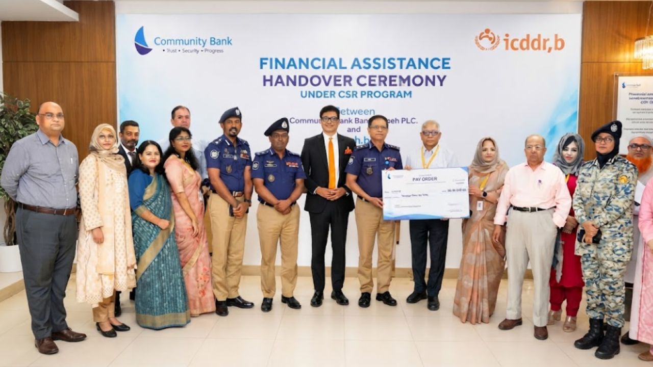 ১৮৮ নারী পুলিশের এইচপিভি টিকা, সহায়তায় কমিউনিটি ব্যাংক