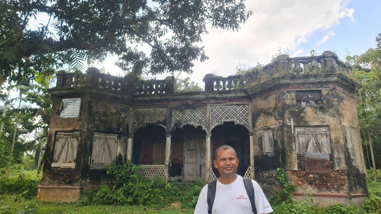 শ্রীমঙ্গলে ৪ বছর ধরে বেতন বন্ধ, প্রধানমন্ত্রীর কাছে তাজুলের বিচার দাবি