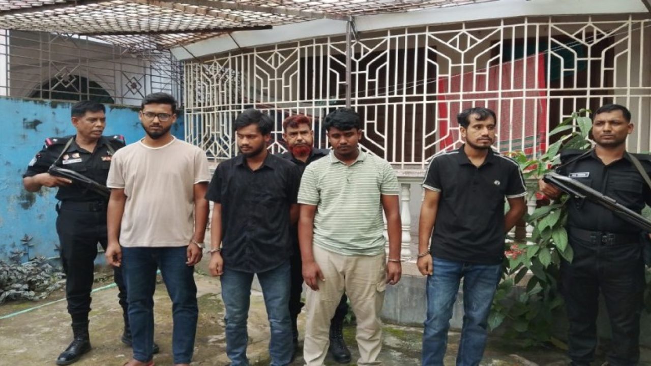 যশোরে ধরা পড়ল জাল নথি তৈরির ভয়ংকর চক্র