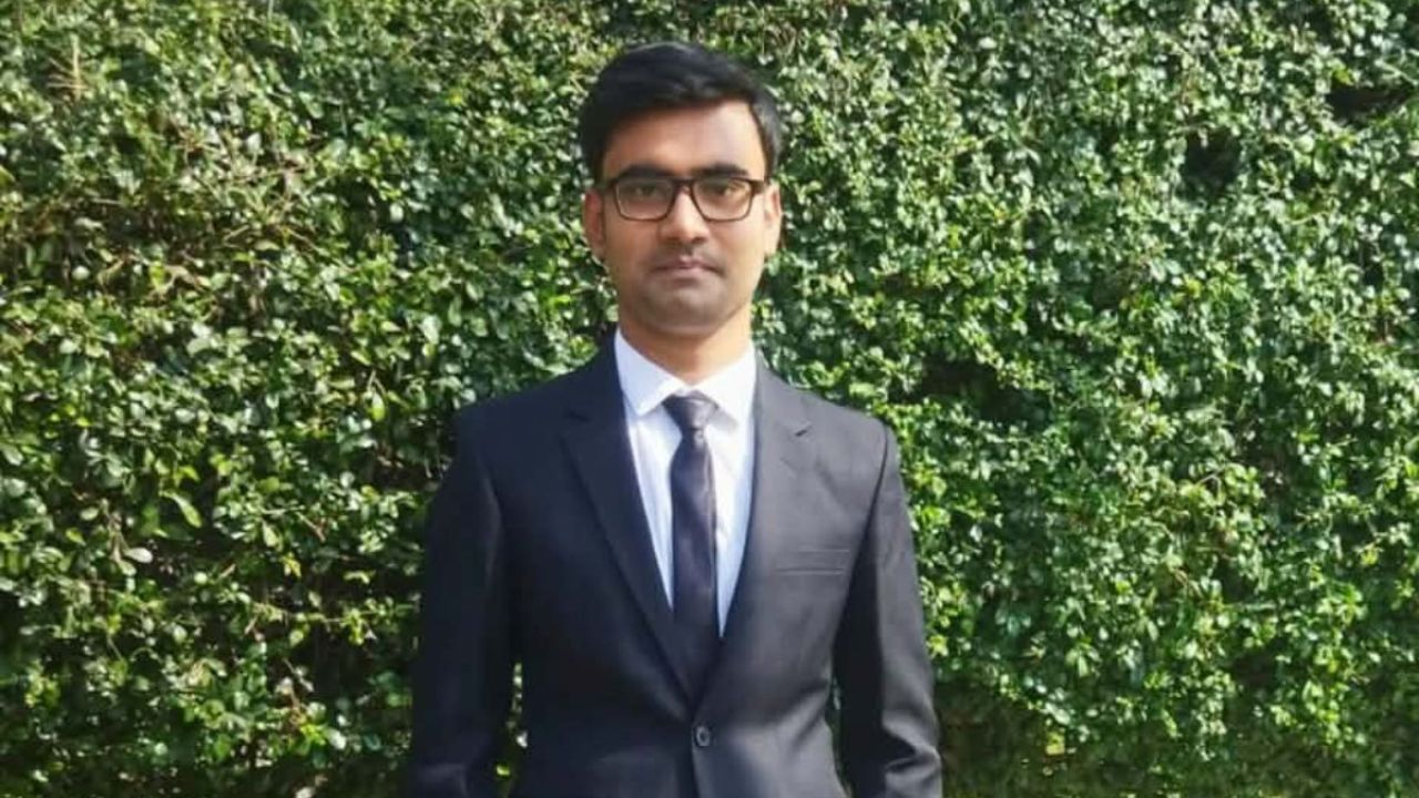 তৃতীয় শ্রেণিতে বাবাকে হারানো দেবব্রত, প্রথম বিজেএসেই সিভিল জজ