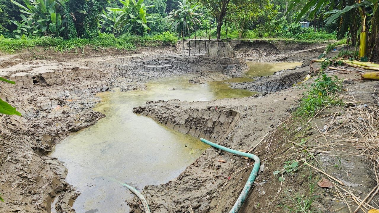লৌহজংয়ে সরকারি খাল ও ব্যক্তিমালিকানাধীন জমির মাটি বিক্রির অভিযোগ