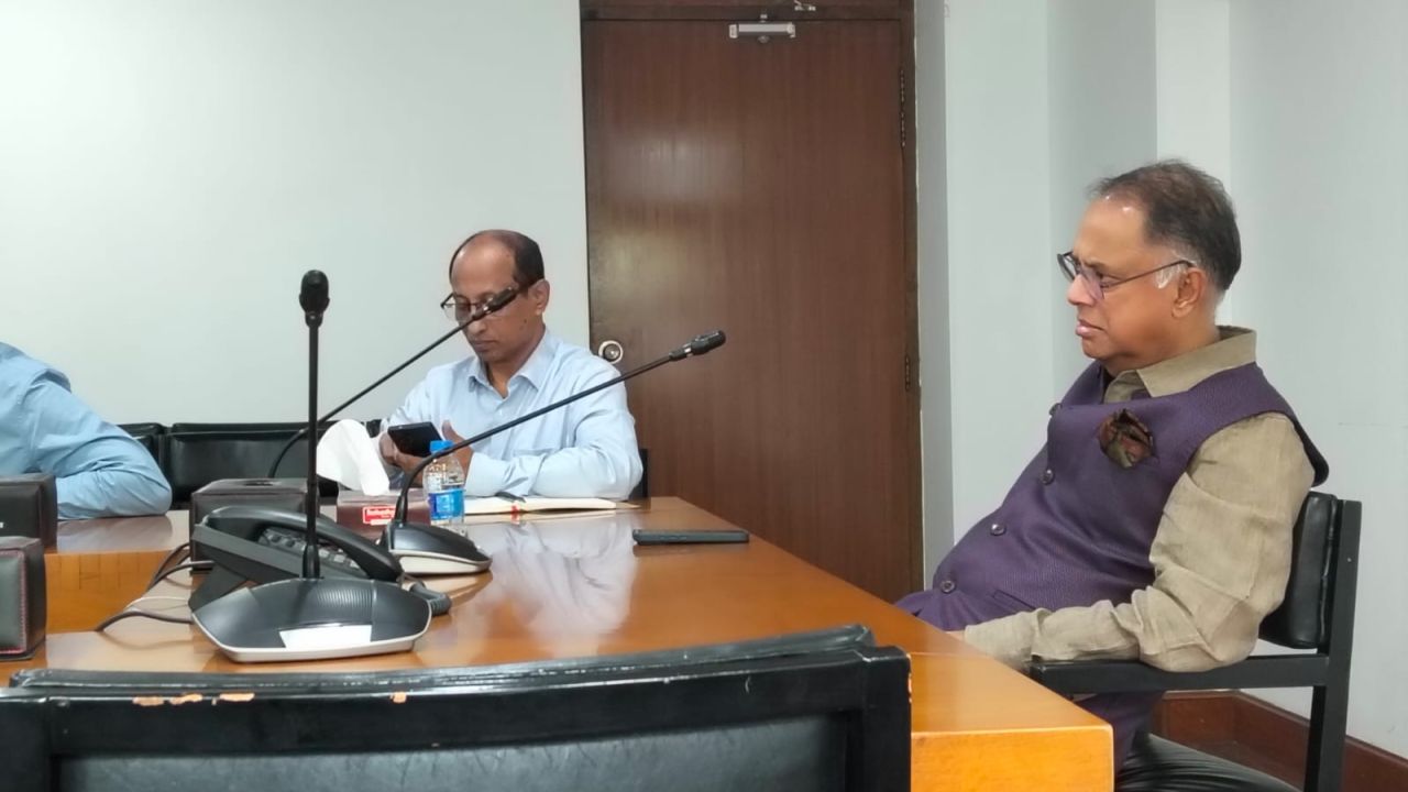 এলপি গ্যাস বেশি দামে বিক্রি হচ্ছে কিনা খতিয়ে দেখার নির্দেশ