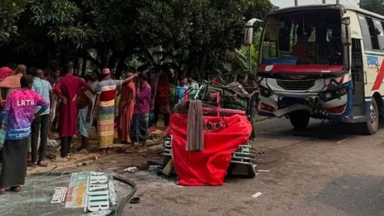 ময়মনসিংহে বাস-সিএনজি সংঘর্ষে নিহত ৭