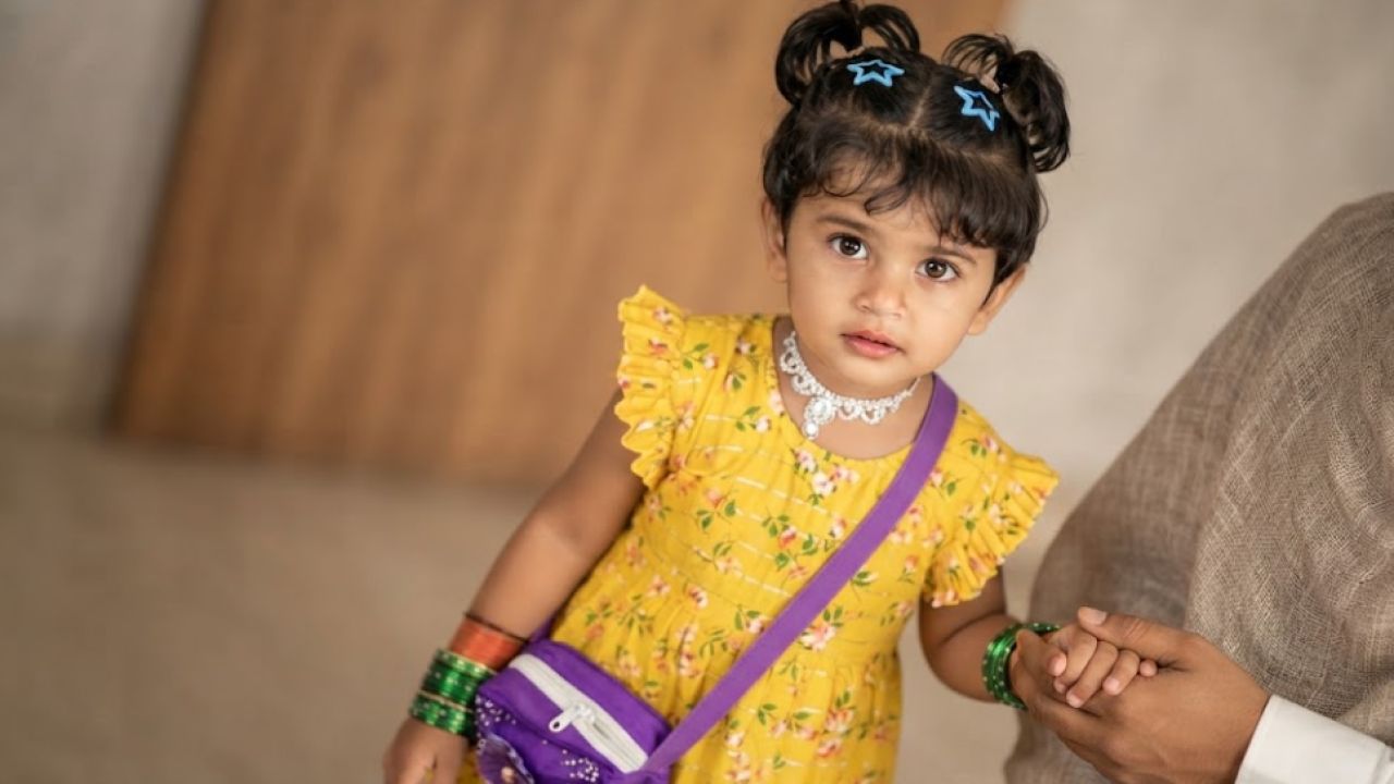বালতিতে ভেজা শাপলা ফুল, তুলতে গিয়ে... 