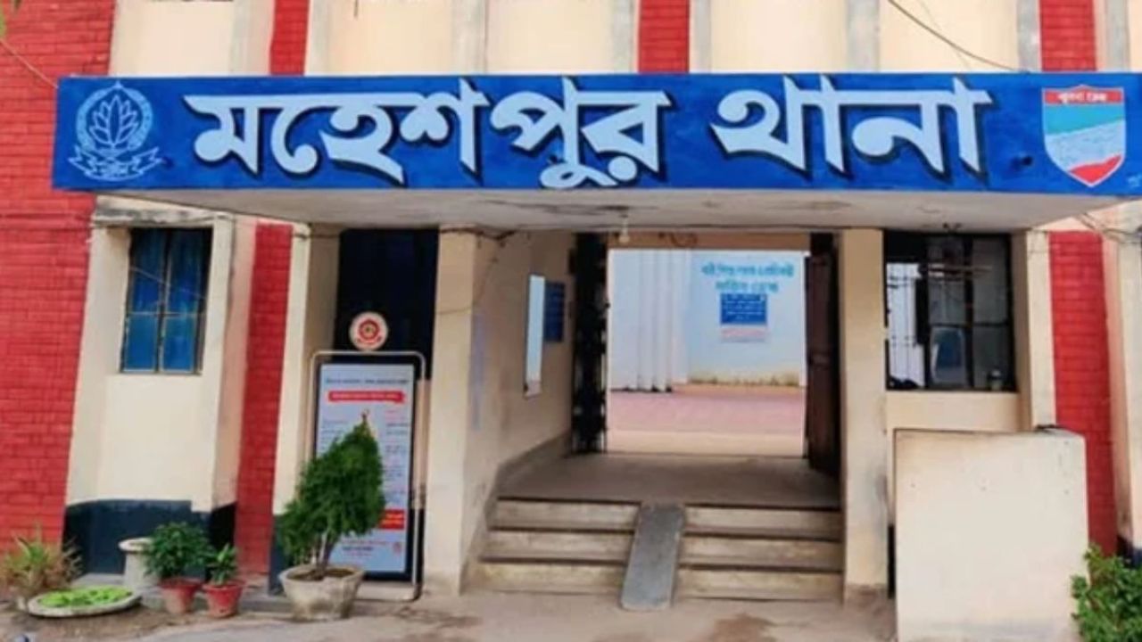 মহেশপুরে ড্রাগন বাগানে বিদ্যুৎস্পৃষ্টে কিশোরের মৃত্যু
